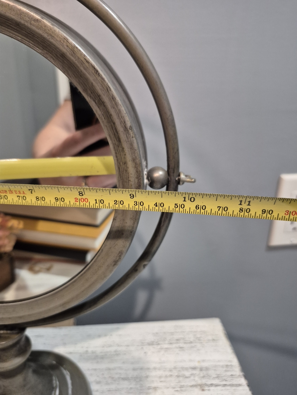 Vintage-Style Round Tiltable Vanity Mirror in Aged Bronze Excellent Condition - Picture 9 of 10